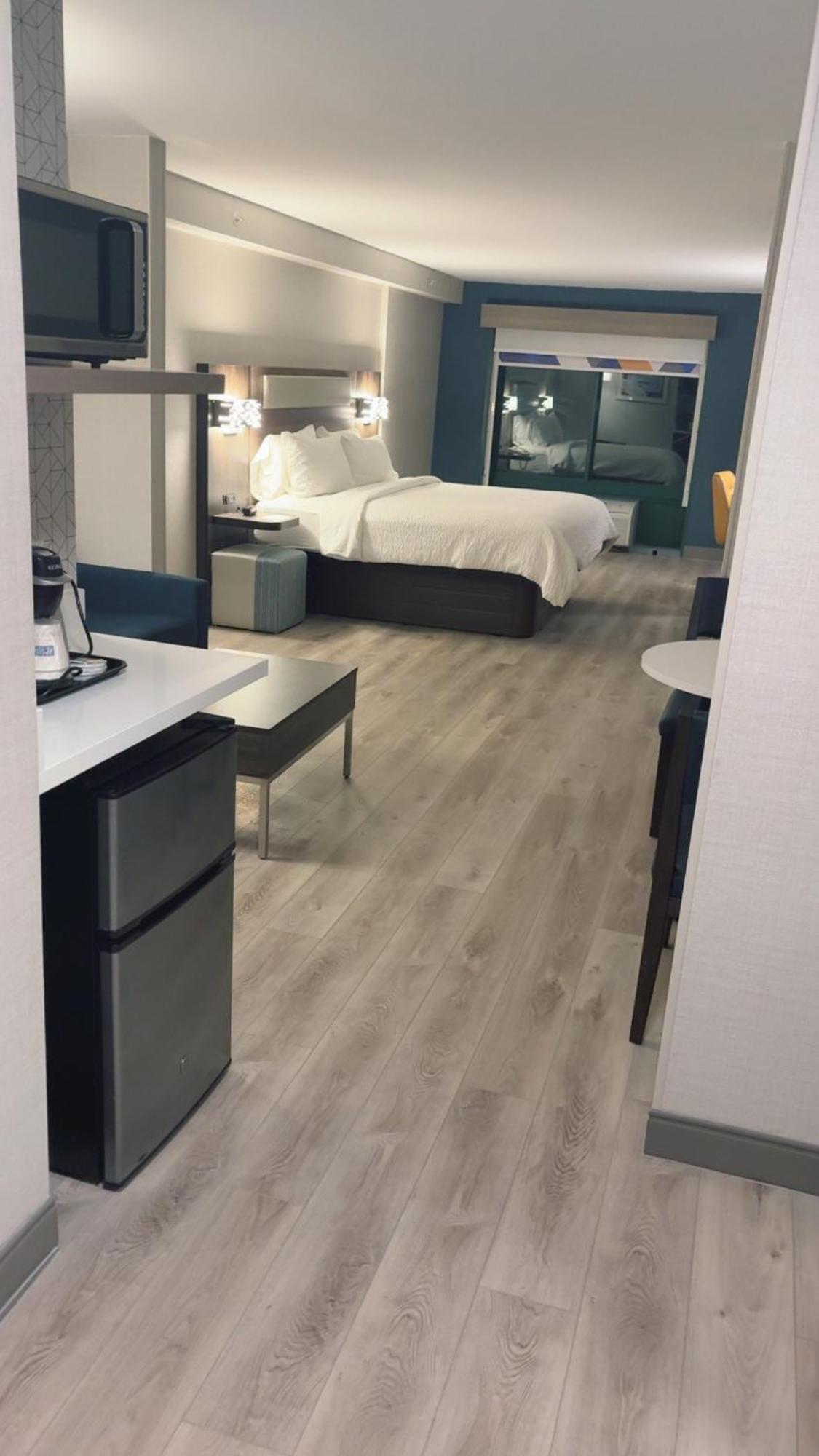 Holiday Inn Express Hotel & Suites Drums-Hazelton By Ihg Exterior photo