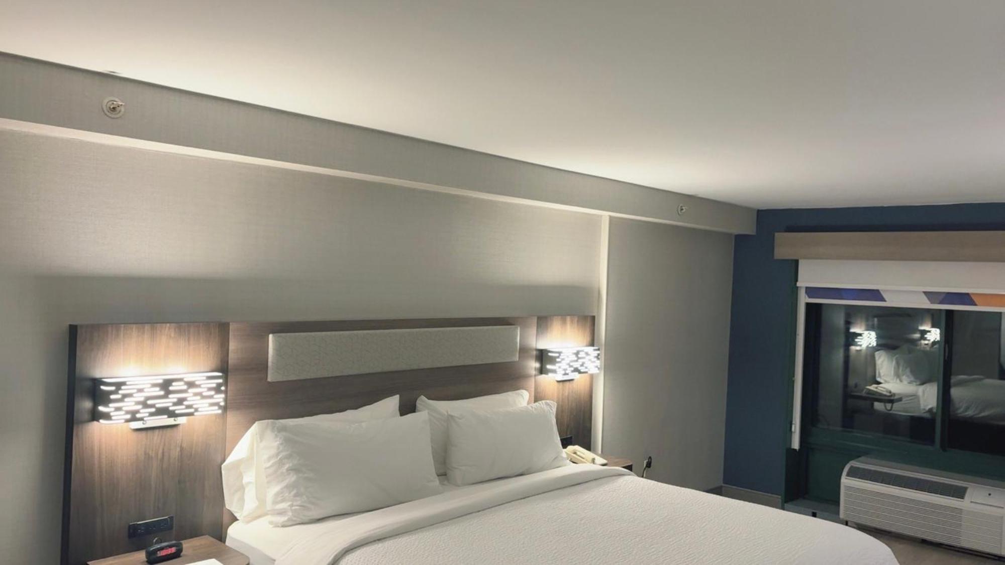 Holiday Inn Express Hotel & Suites Drums-Hazelton By Ihg Exterior photo