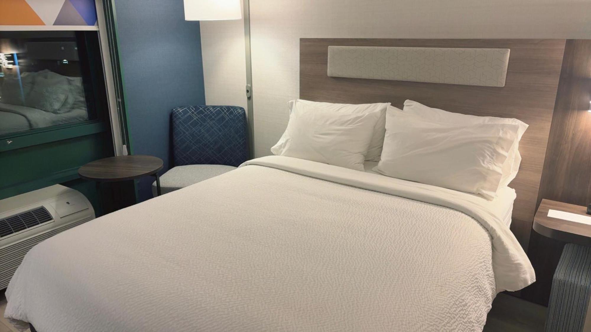 Holiday Inn Express Hotel & Suites Drums-Hazelton By Ihg Exterior photo