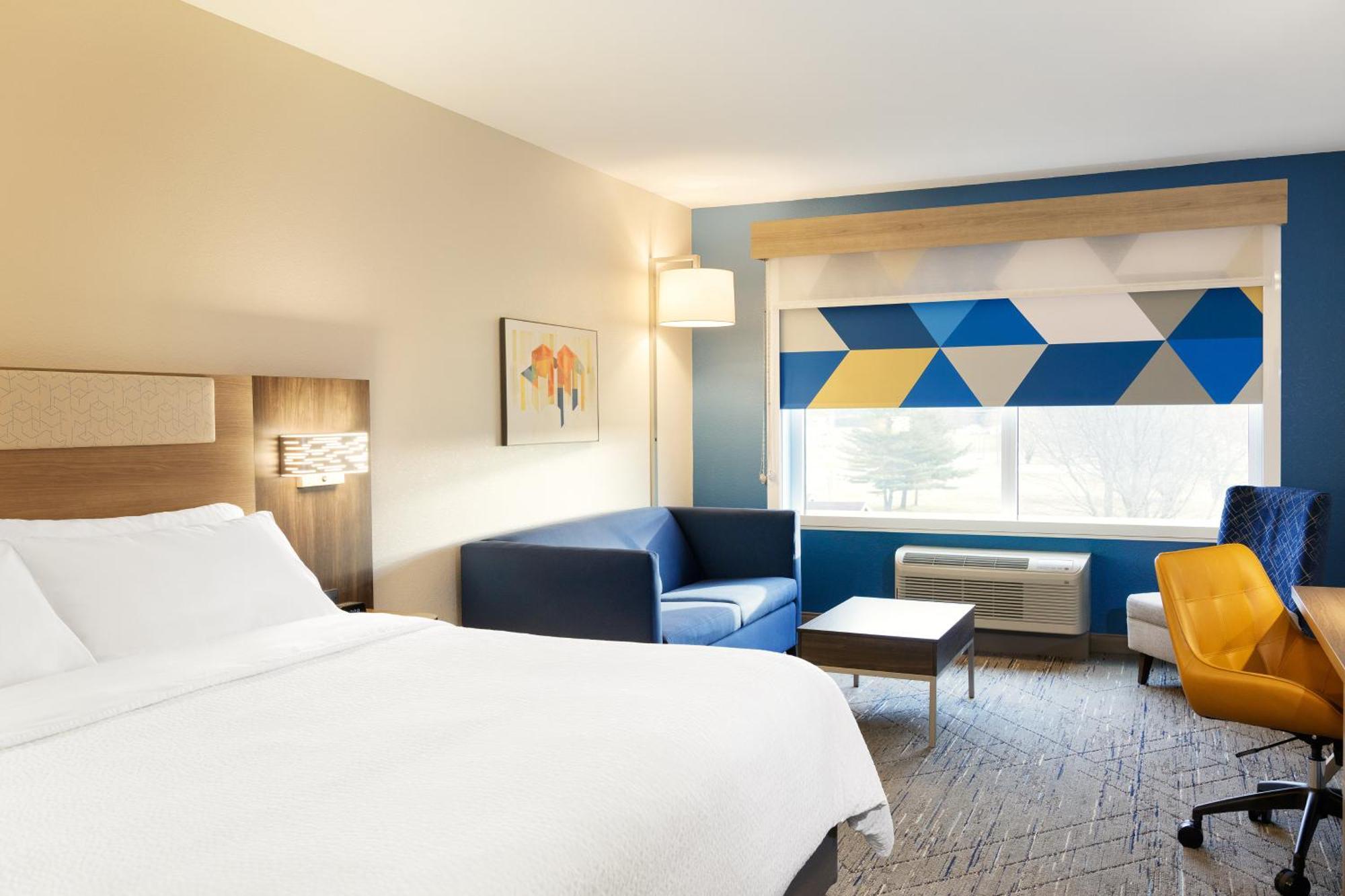Holiday Inn Express Hotel & Suites Drums-Hazelton By Ihg Exterior photo