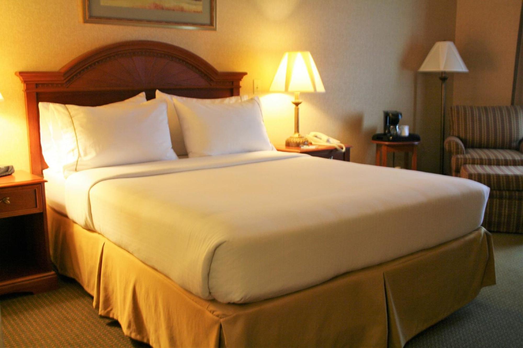 Holiday Inn Express Hotel & Suites Drums-Hazelton By Ihg Exterior photo