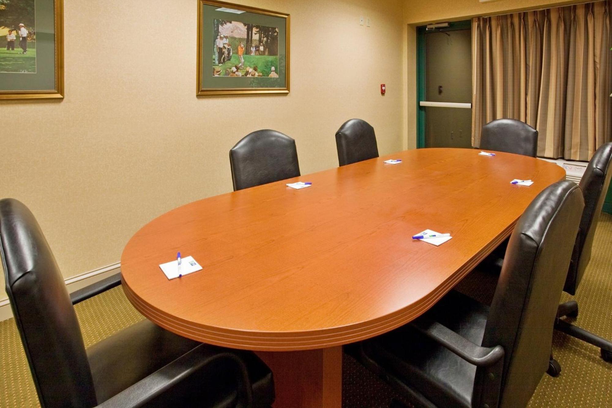 Holiday Inn Express Hotel & Suites Drums-Hazelton By Ihg Exterior photo